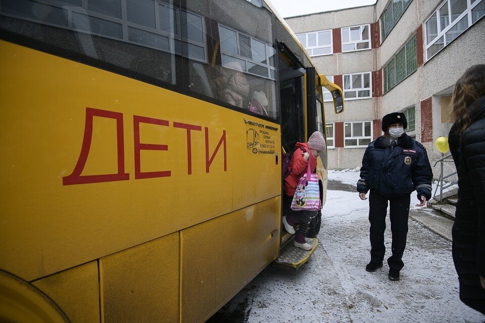     Для перевозки детей в Новосибирской области подготовили более 60 автобусов. Алексей БУЛАТОВ