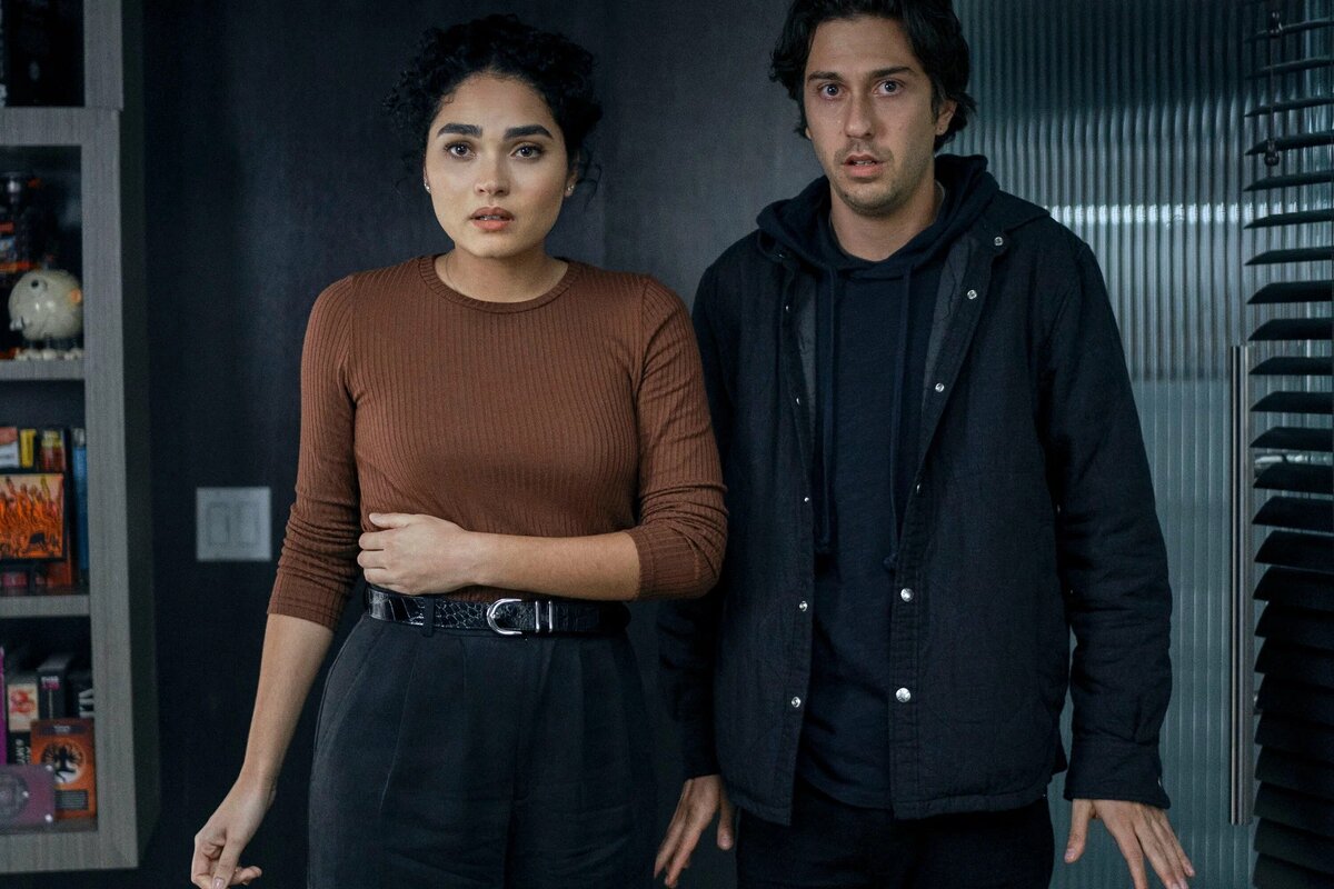 Кадр из сериала Консультант. Источник: imdb.com 