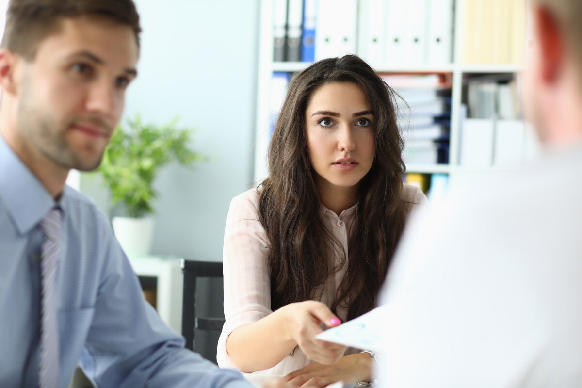    Удерживать часть зарплаты могут не только по инициативе работодателя, но и работника