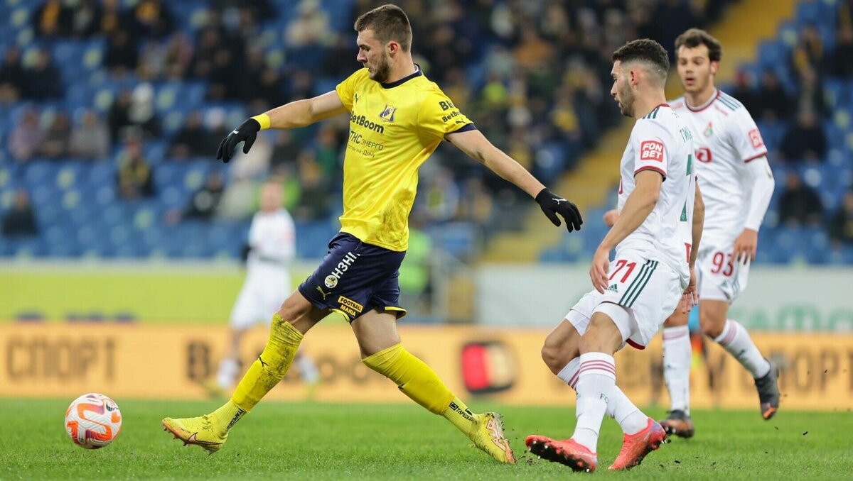     ФК «Ростов» уступил со счетом 1:3 «Локомотиву» в матче 18-го тура чемпионата России.