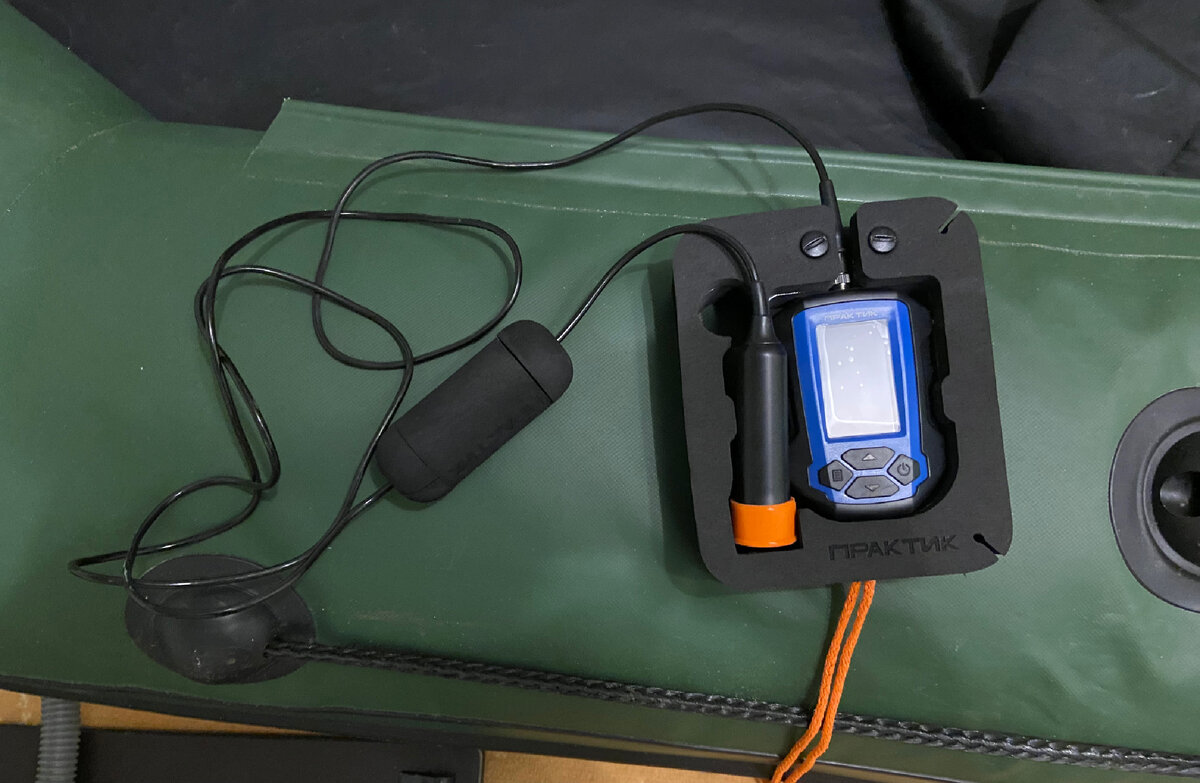 Эхолот практик 8 с поплавком и защитным бампером в унибоксе 