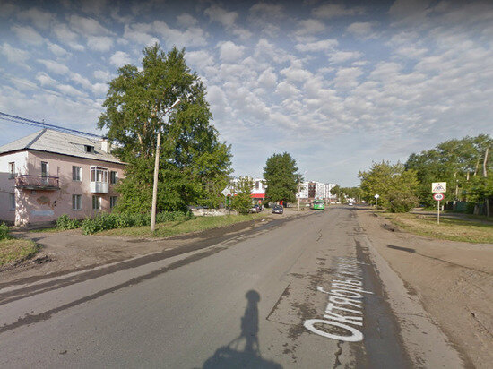     ДТП произошло на улице Октябрьской в Каменке-Уральском. Фото: google.ru/maps