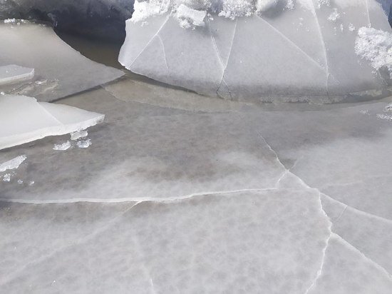     Жителей Хабаровского края просят не выходить на лед / Ольга Кива