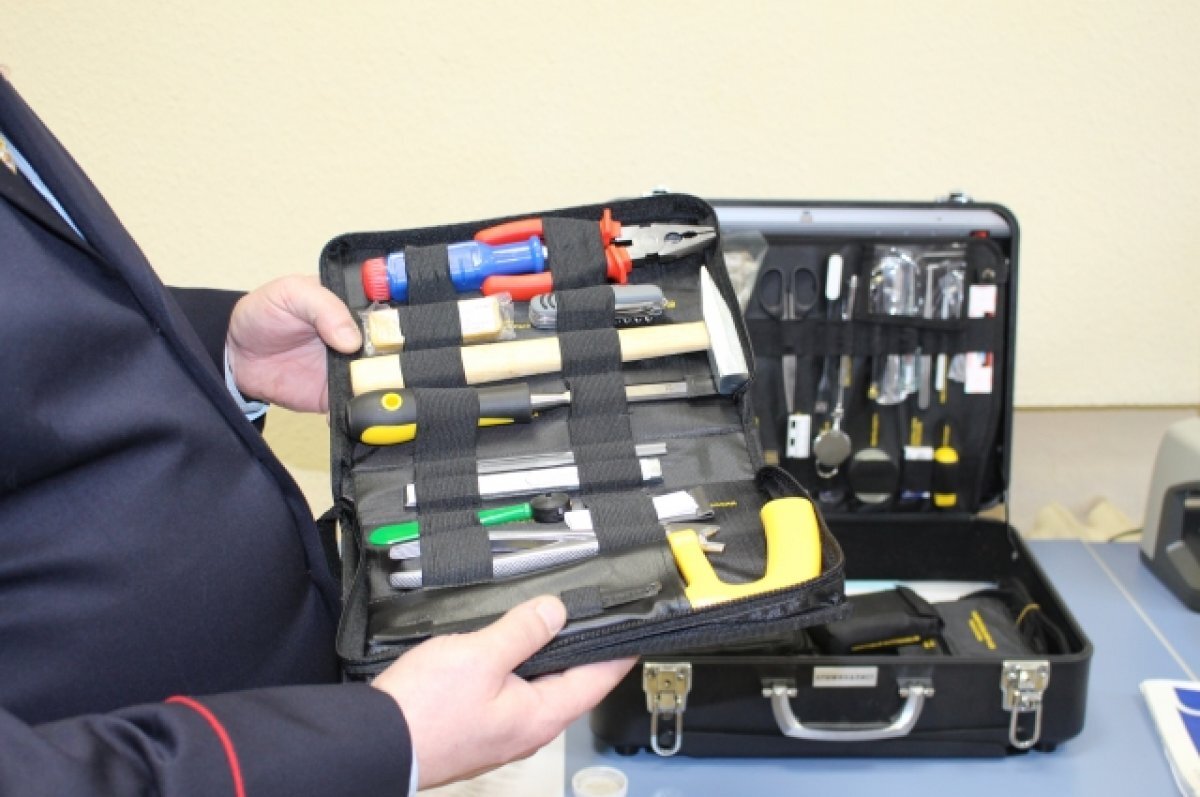    В Западной Двине злоумышленник проник на нефтебазу и устроил погром