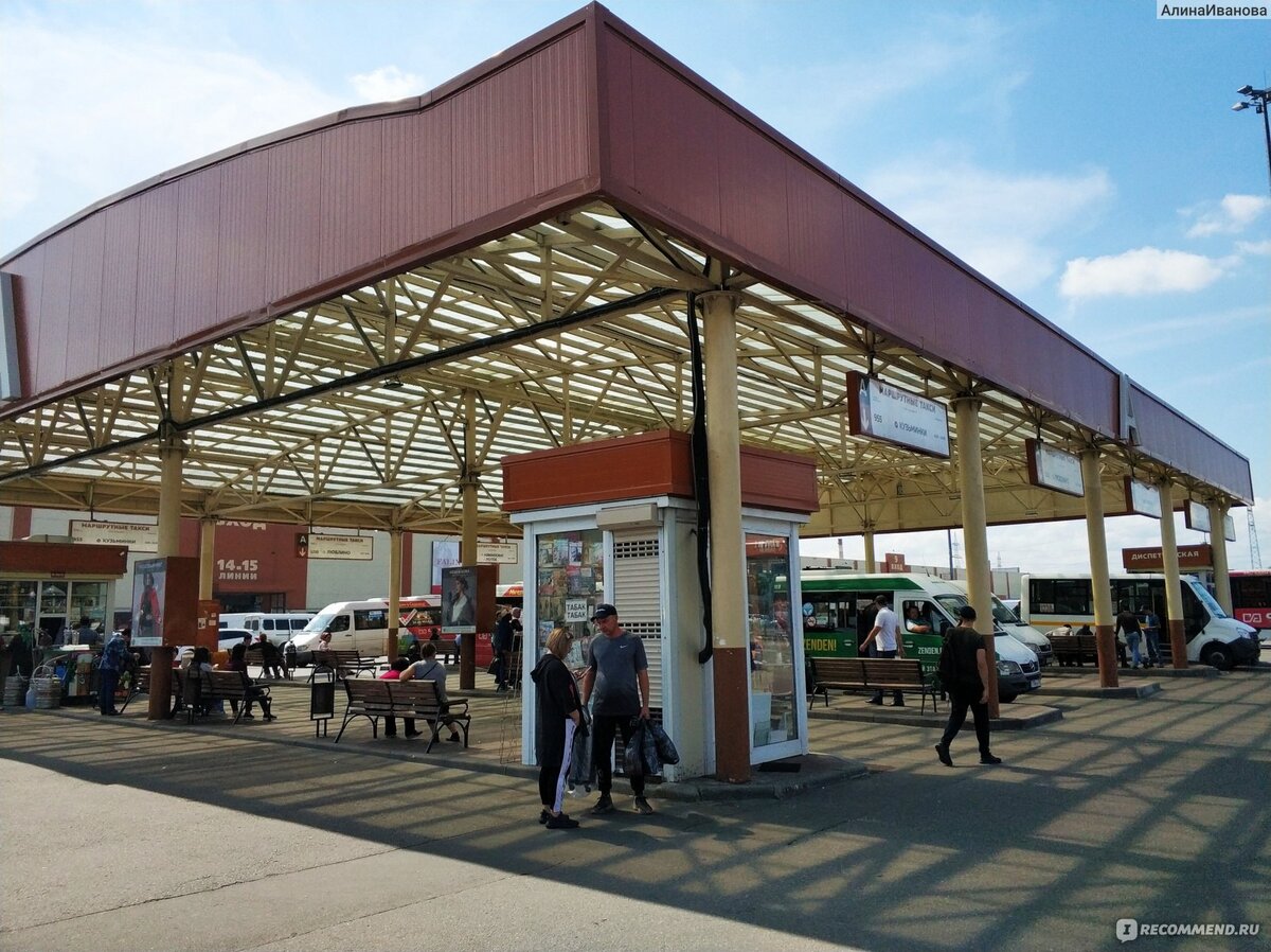 Остановка на Садоводе до метро.