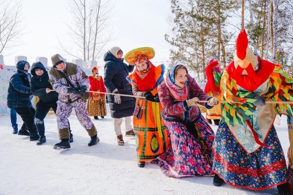     Народная забава - перетягивание каната. Фото: со страницы Анны Терешковой
