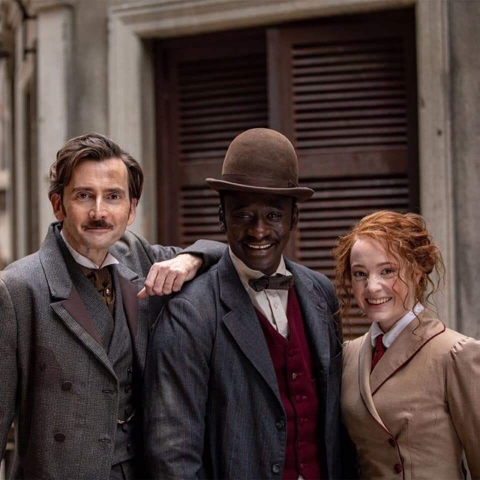 Главные персонажи сериала: Филиас Фогг (Дэвид Теннант, Великобритания), Паспарту (Ибрагим Кома, Франция) и мисс Фикс (Леони Бенеш, Германия). Источник: Pinterest