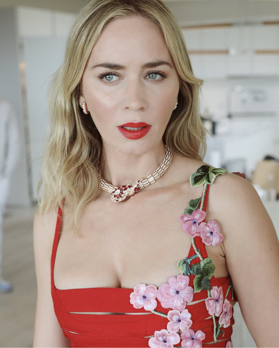     Эмили Блант