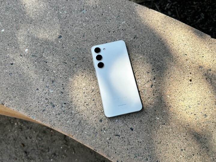Samsung Galaxy S23 привлекательный смартфон