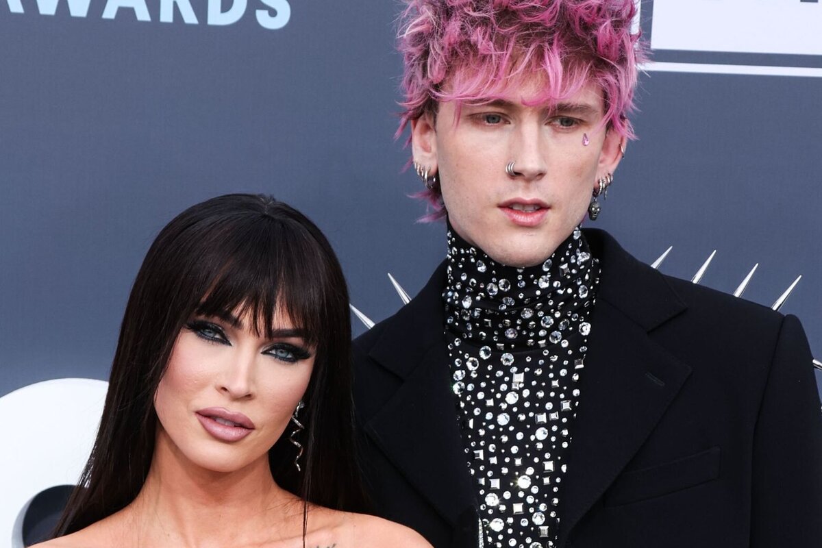     Меган Фокс пытается помириться с женихом с помощью ежедневных сеансов у семейного психотерапевта