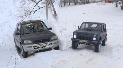 Мужик на старой Toyota RAV4 вынес джиперов как детей. Нива, УАЗ на бездорожье.