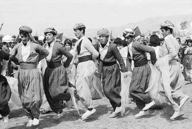 курды празднуют Навруз, Сулеймания 1970 год (здесь и далее изображения из открытых источников)