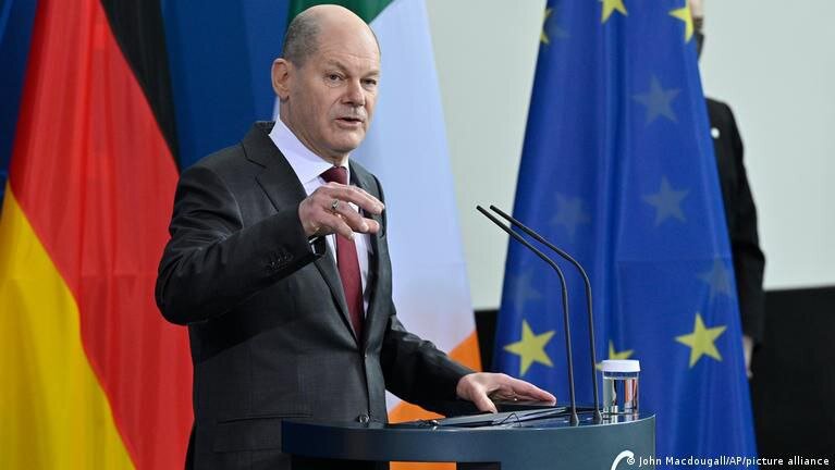 Шольц заявил о праве жителей АРЦАХА на независимость 

 «Статус КВО не может продолжаться, необходимо найти долгосрочное решение на благо людей. С этой точки зрения необходимо достижение мирного решения, с точки зрения территориальной целостности Армении и Азербайджана, а также права граждан Нагорного Карабаха на самоопределение, более того, эти принципы равны». 

Канцлер Германии Олаф Шольц 
на брифинге с Пашиняном

Подписывайтесь на канал News Armenia
