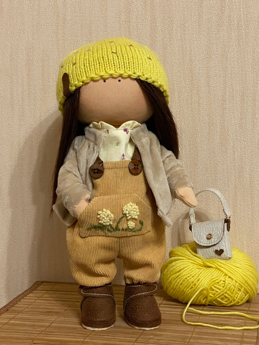 Куколка двуглазка 