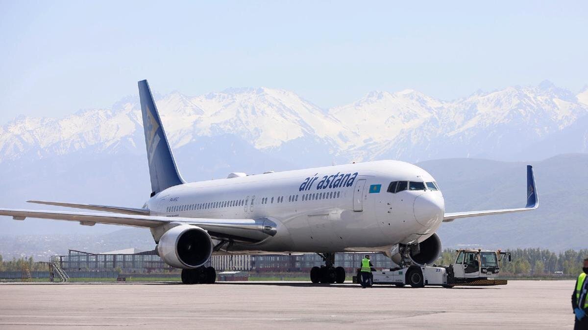    Самолет авиакомпании Air Astana:NUR.KZ / Петр Карандашов