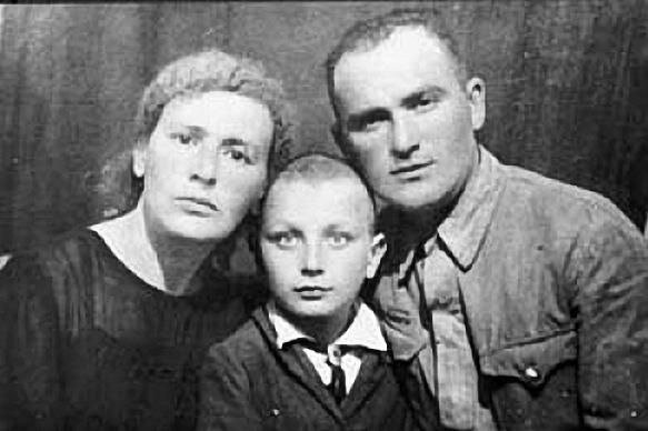 Михаил Жванецкий с родителями