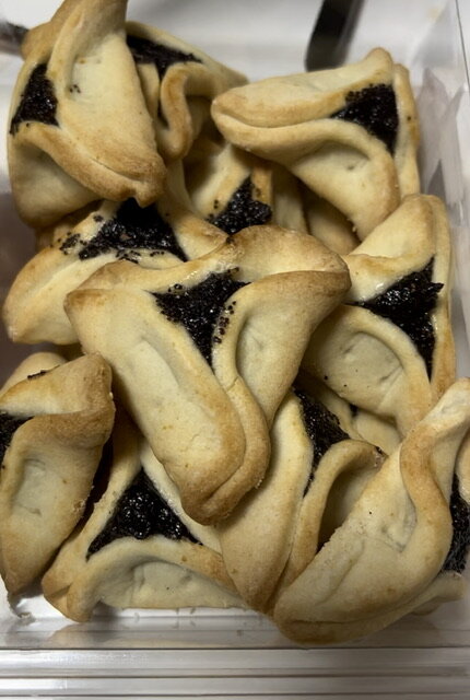 Попробовали маковую, шоколадную и начинку из финиковой пасты. Вместе со свежим песочным тестом - вкусный симбиоз в любом дуэте!
