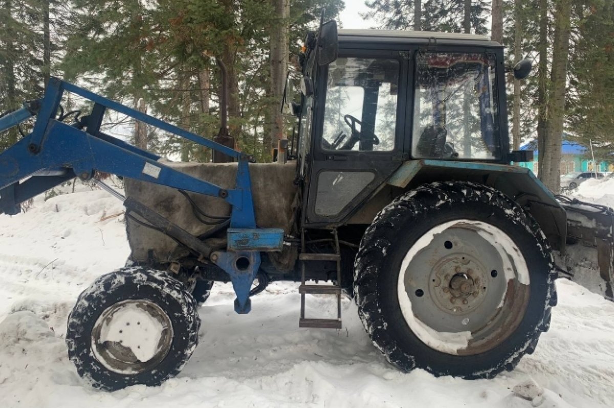    Житель Томской области угнал трактор, чтобы почистить снег