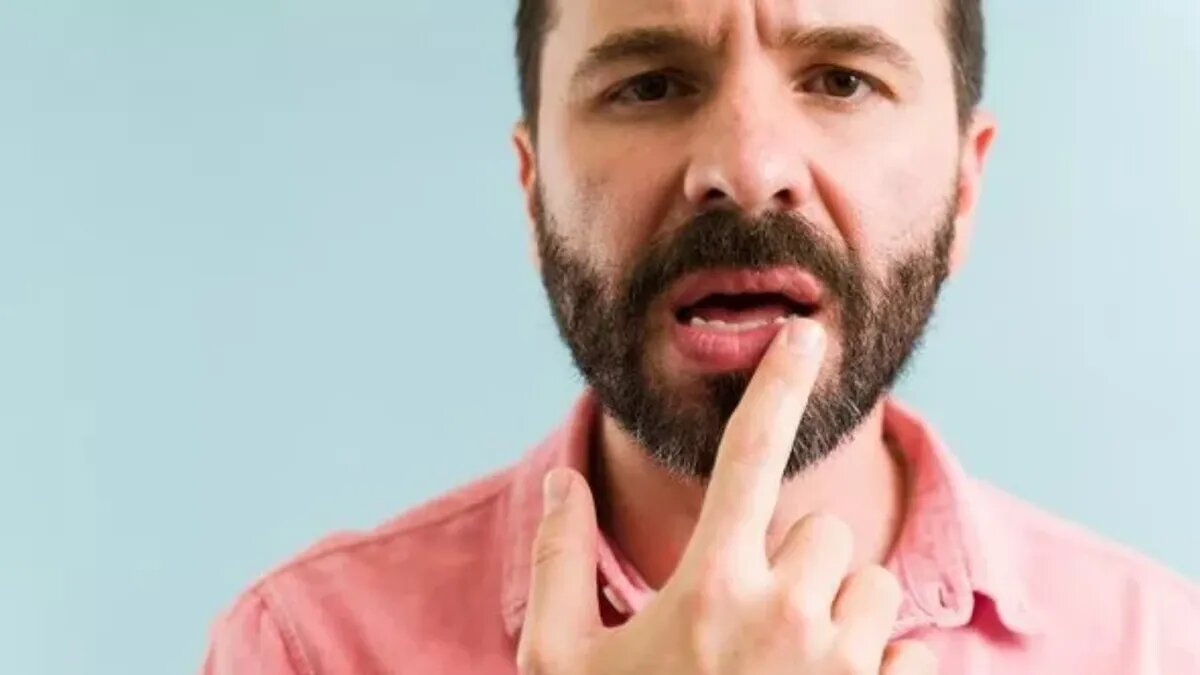 Потрескавшиеся губы могут быть предупреждающим признаком рака кожи (Изображение: Getty Images)