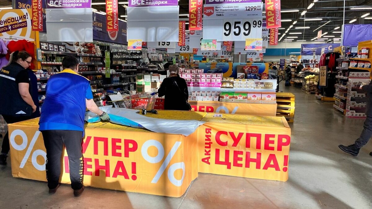     В Тобольске в магазине «Лента» закончились тюльпаны. Горожане отмечают, что это произошло ещё седьмого марта поздно вечером. По мнению подписчиков паблика «Типичный Тобольк», раньше подобного не случалось.