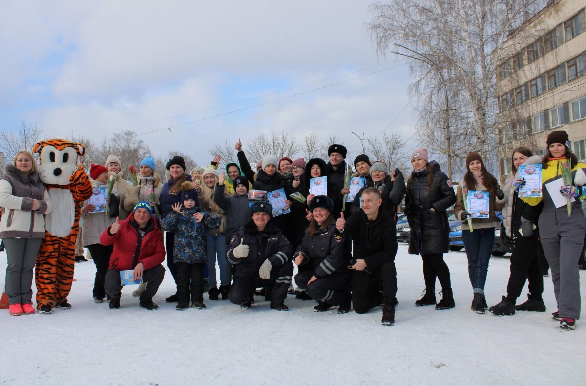    За рулем только девочки. В уральском городе прошел конкурс женщин-водителей