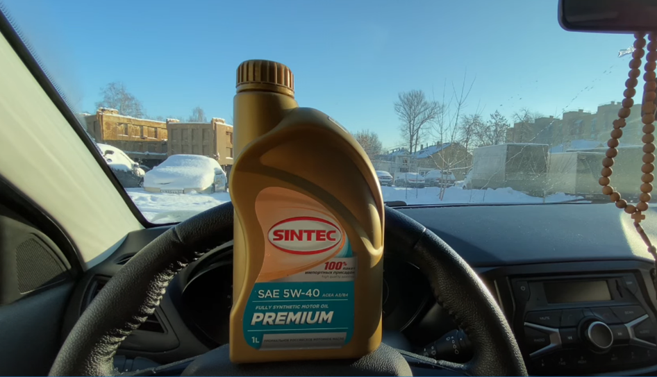 Масло sintec premium 5w 40. Sintec Premium. Моторное масло Синтек 3000. Sintec масло моторное проверка на подделку. Масло Sintec 5w40 синтетика.