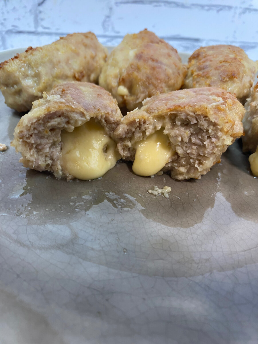 Котлеты с сыром.