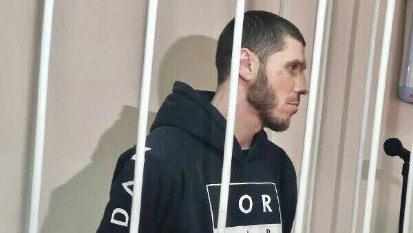     Суд в Тюмени арестовал на два месяца местного жителя Алексея Газиева, который накануне ворвался с ножом в «Магнит» и взял в заложники трех сотрудников этого магазина. Об этом сообщает Объединенная пресс-служба судов региона.