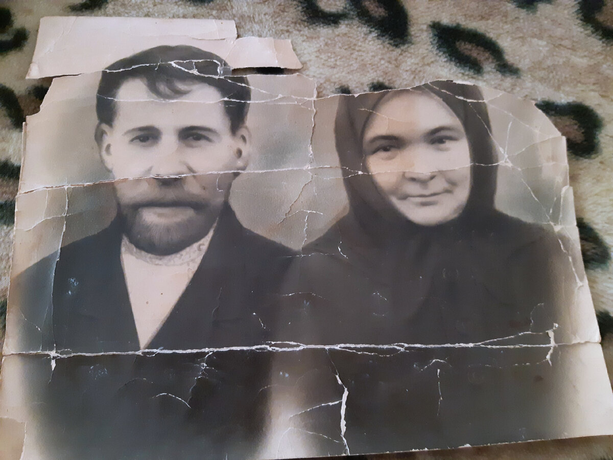 Дедушка Степан и бабушка Агафья