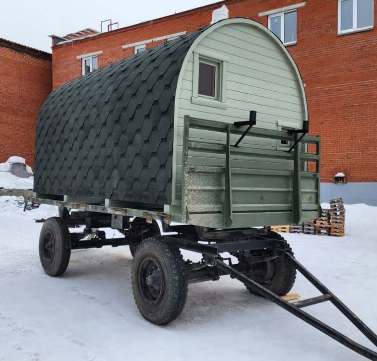    Одна готовая баня уже отправилась к военным на СВО, теперь волонтеры будут делать новую