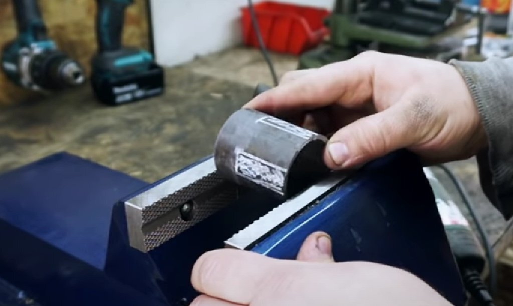 Удобнейший, надежный и компактный ленточный гриндер из болгарки - Своими Руками