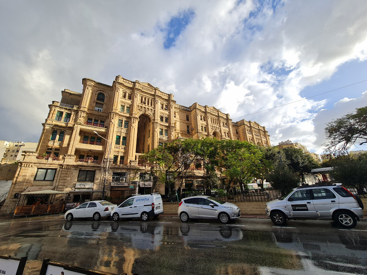 Вот это паркинг на Мальте. У нас было жёстче.