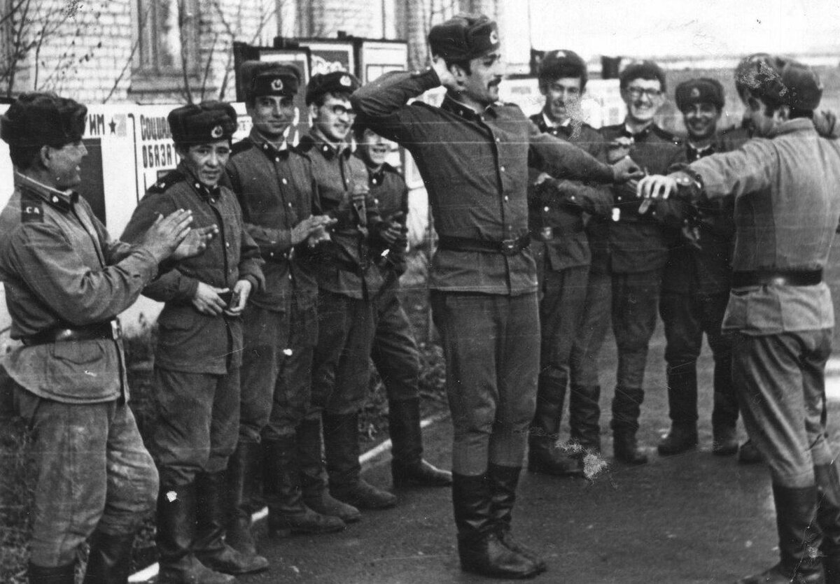 ЖДВ гуляют...