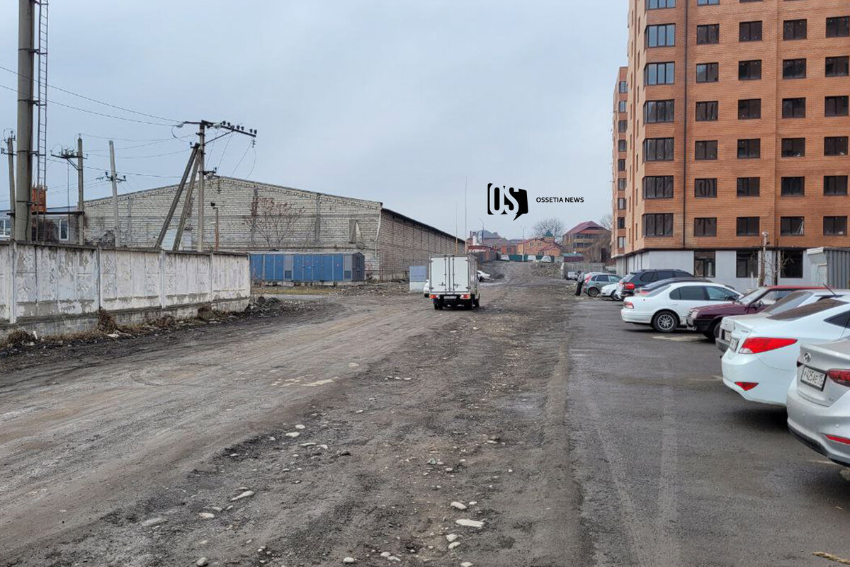 Жители улицы Братьев Темировых во Владикавказе пожаловались на отсутствие дороги