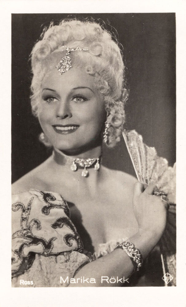 Обворожительная актриса в начале ее блистательной карьеры.