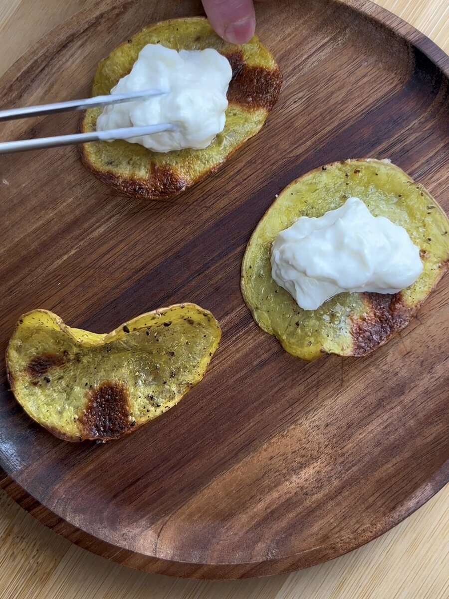 Выложить на них страчателлу.