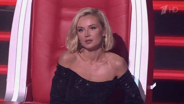 Наставник шоу "Голос" певица Полина Гагарина. Фото © Первый канал