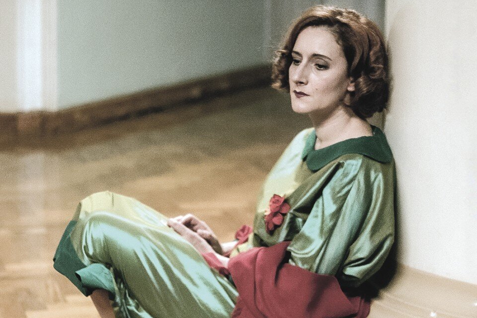     «Хорошая актриса Цигаль-Полищук нервно отзывается на имя Фаина». Фото: Первый канал