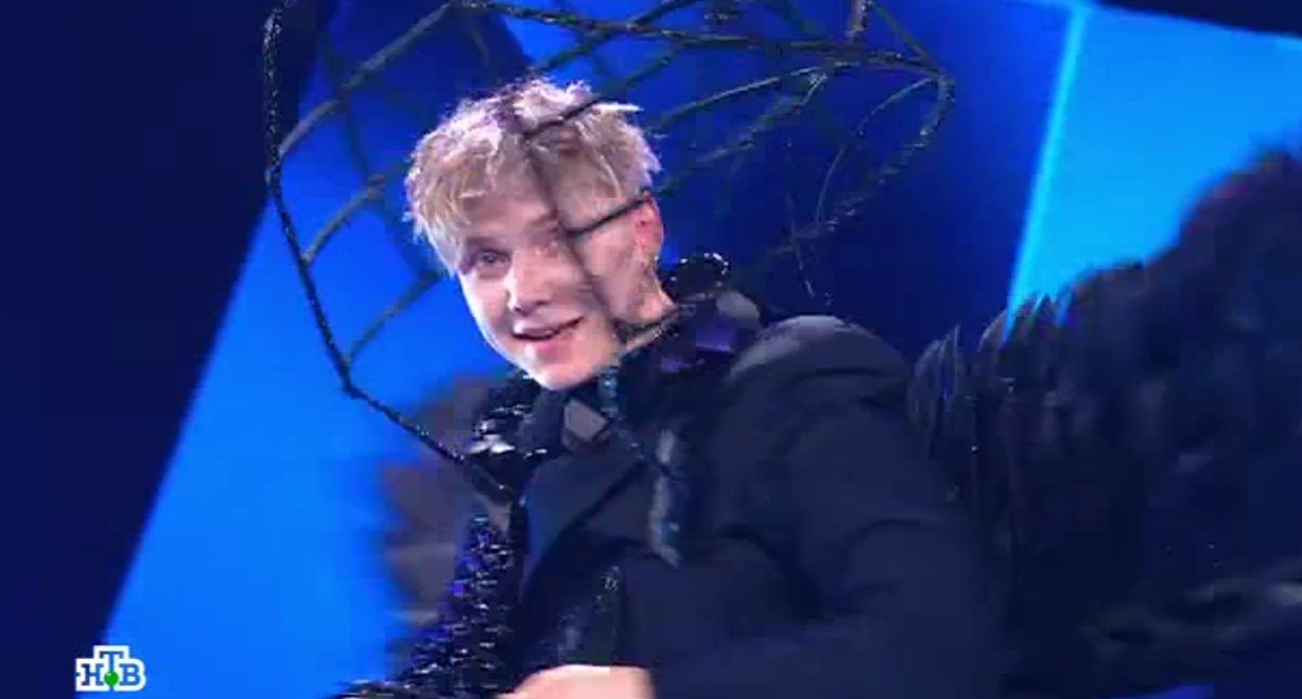 Ваня Дмитриенко под маской Ворона