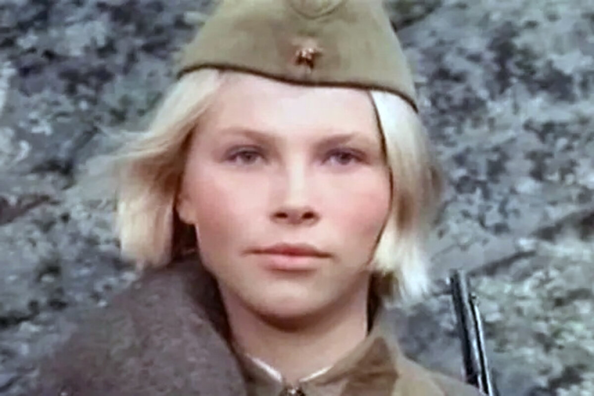 Кадр из фильма "...А зори здесь тихие", актриса Елена Драпеко