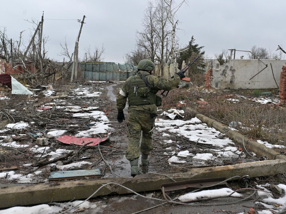    Марьинка сильно пострадала от обстрелов© РИА Новости / Евгений Биятов