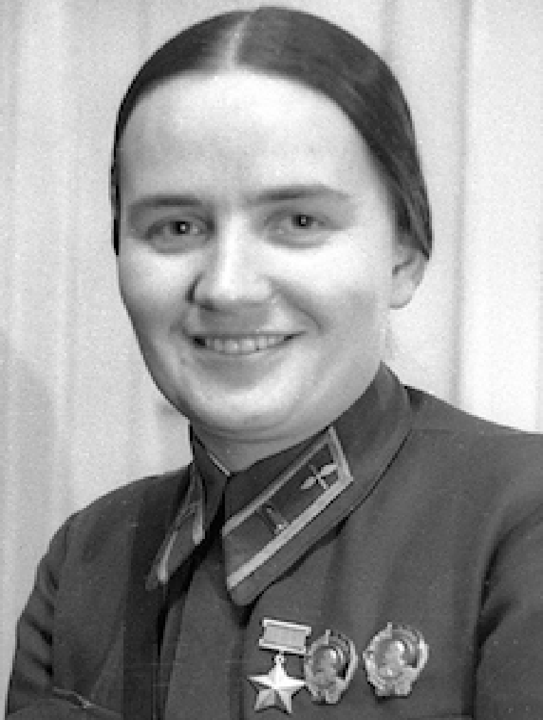 Первая женщина с наградой герой советского союза. Марина Михайловна Раскова. Рискова Марина Михайлова. Раскова герой советского Союза. Раскова Марина Михайловна (1912-1943)