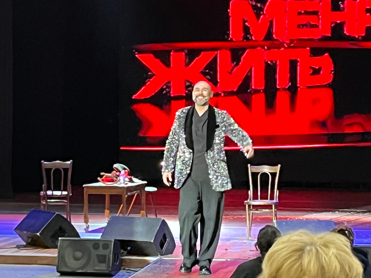 Ученые евгении. Стих малютка жизнь. Брагин читает стих. Брагин читает стих. Летела с фронта похоронка стихотворение степана кадашникова.