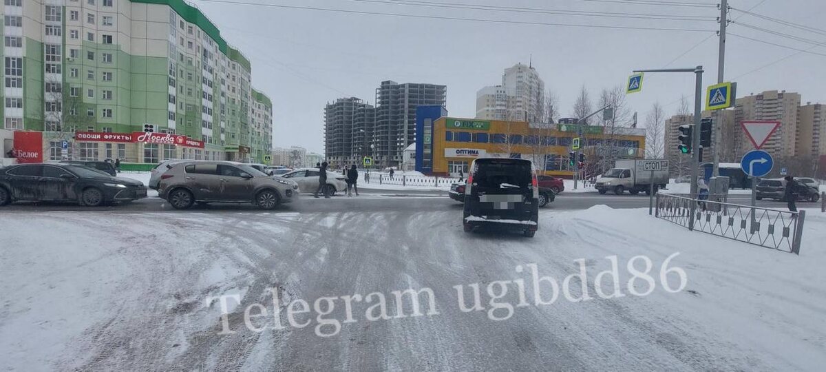    В массовом ДТП в Нижневартовске пострадал 23-летний водитель