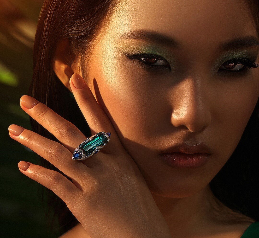 Кольцо «Камбоджа» с индиголитом, бриллиантами и сапфирами