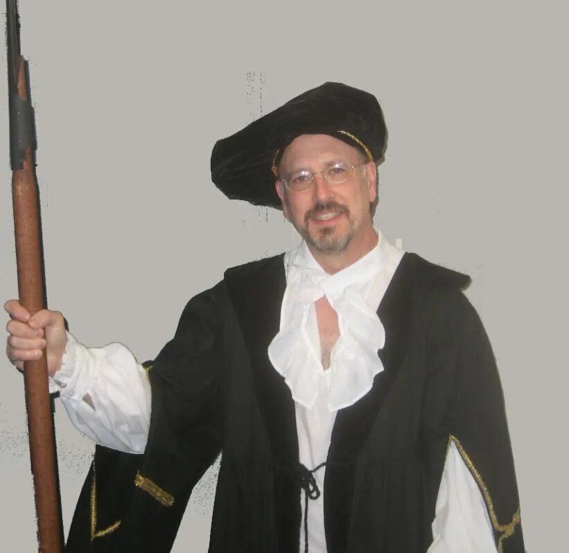 Господин Ландсберг, кажется, выглядит как-то. Я вот, глядя на фото, ни капли не удивлен, что он бочку на ChatGPT катит!