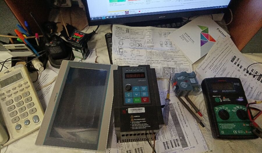 Разложил, всё так, удобненько. Дабы, трудиться плодотворно. Эх, святая наивность...