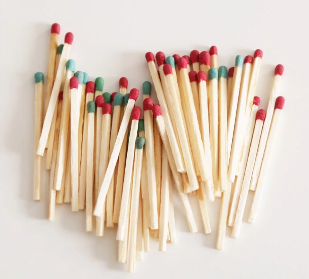 Цветные спички. Спички. Коробок спичек. Дейзи спички. Декоративные спички.