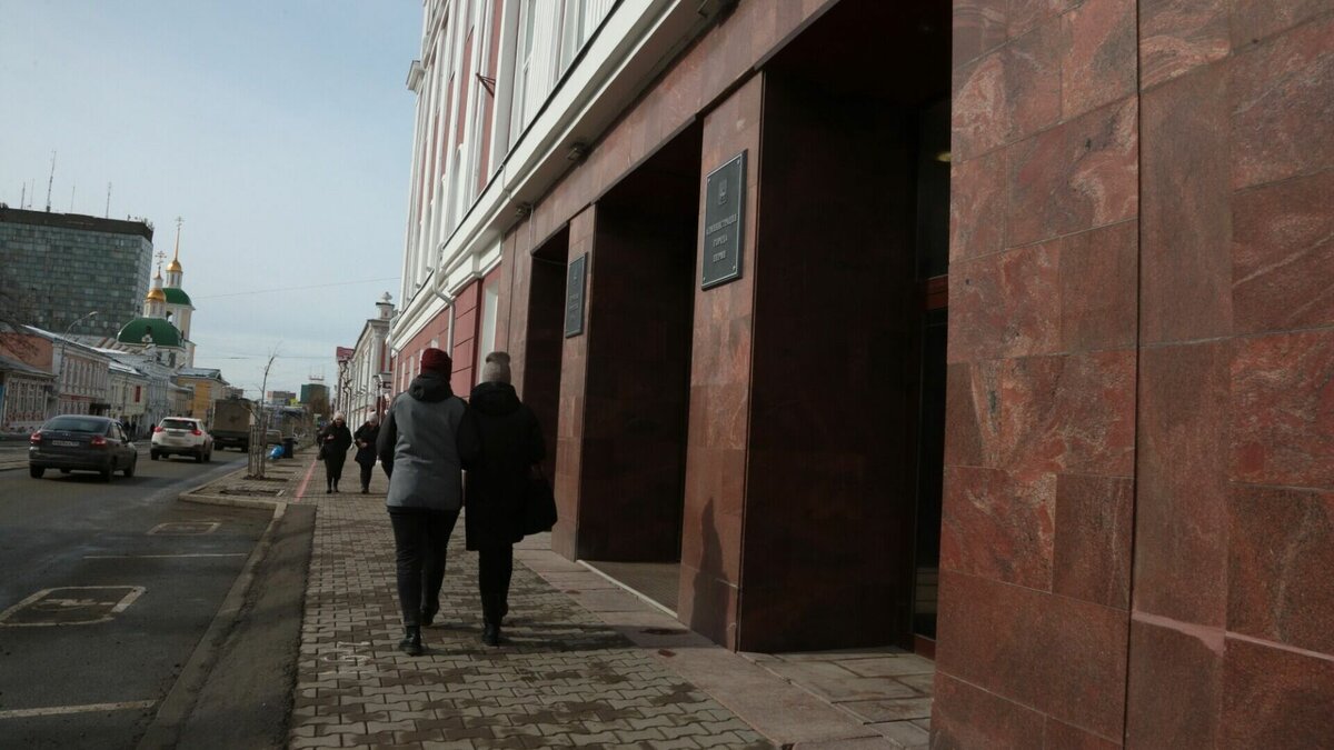     Чиновники обещают, что программы будут разработаны, при этом на них уже подала прокуратура в суд.