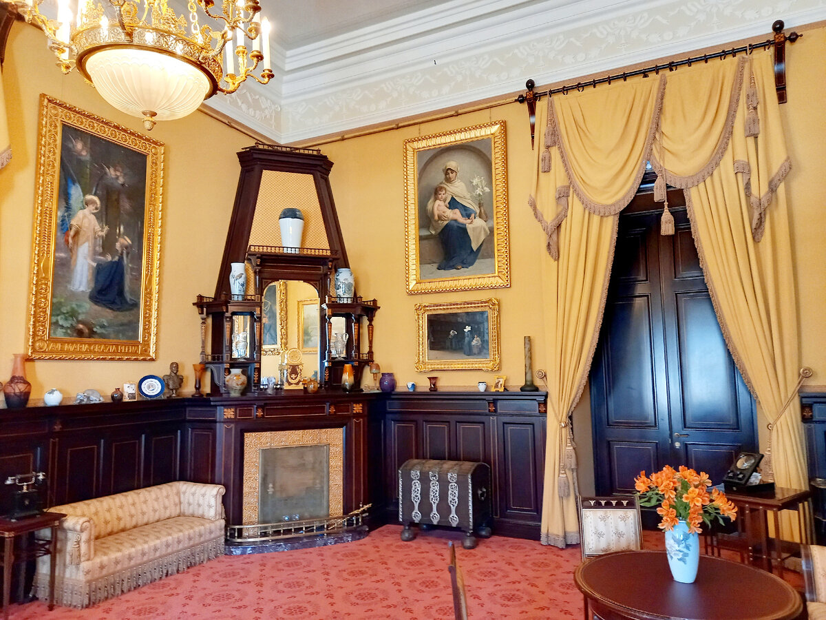 Полисандровая гостинная